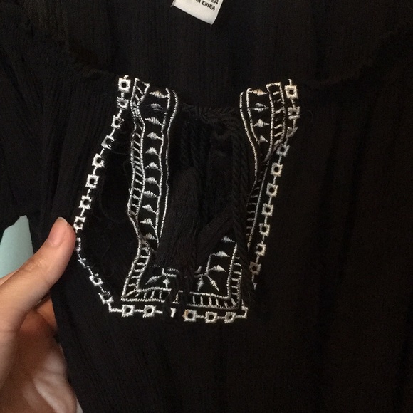 F21 Romper *Slightly Damaged* - Picture 4 of 6